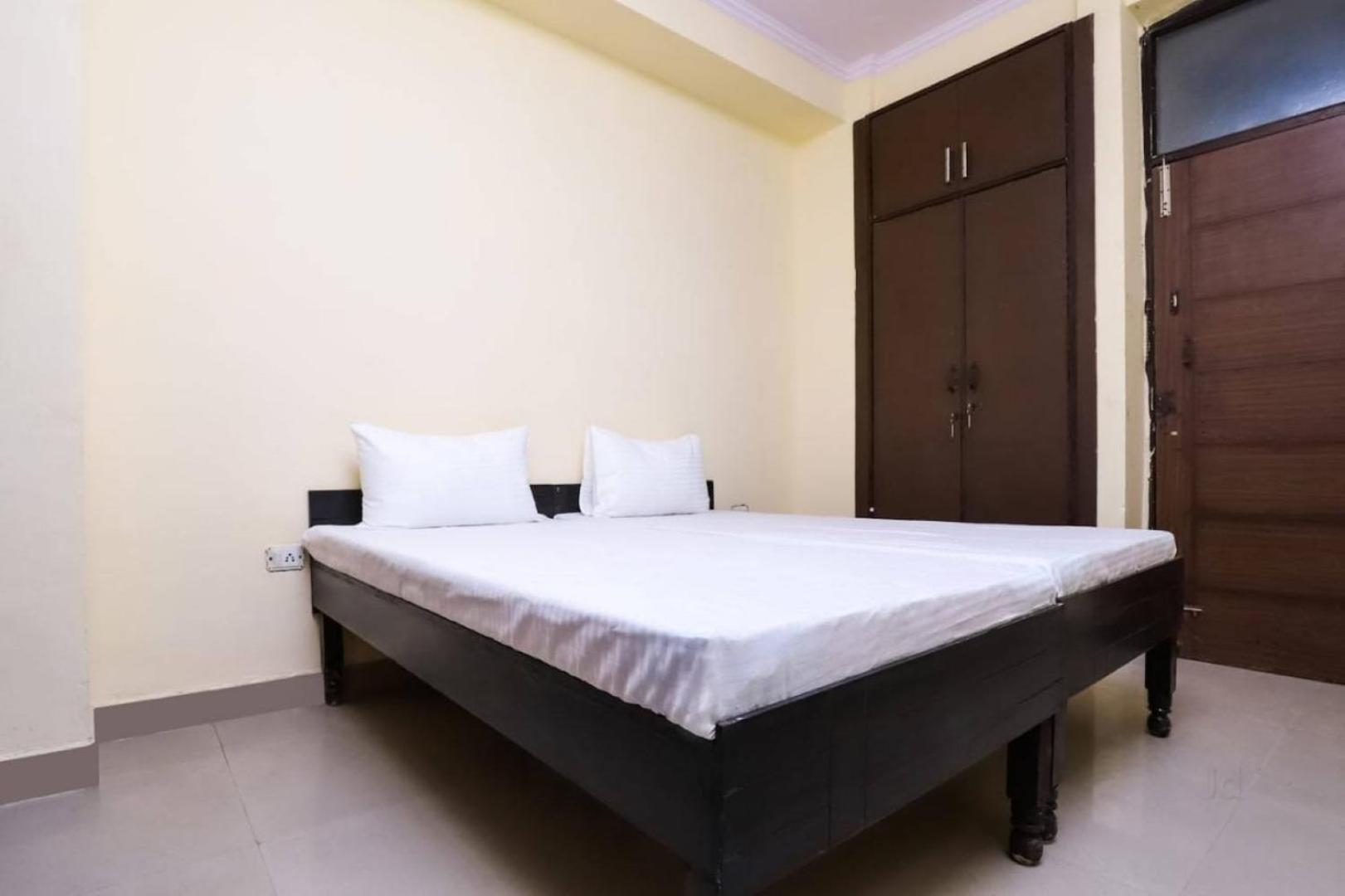 Chirag Hotel,加济阿巴德 外观 照片